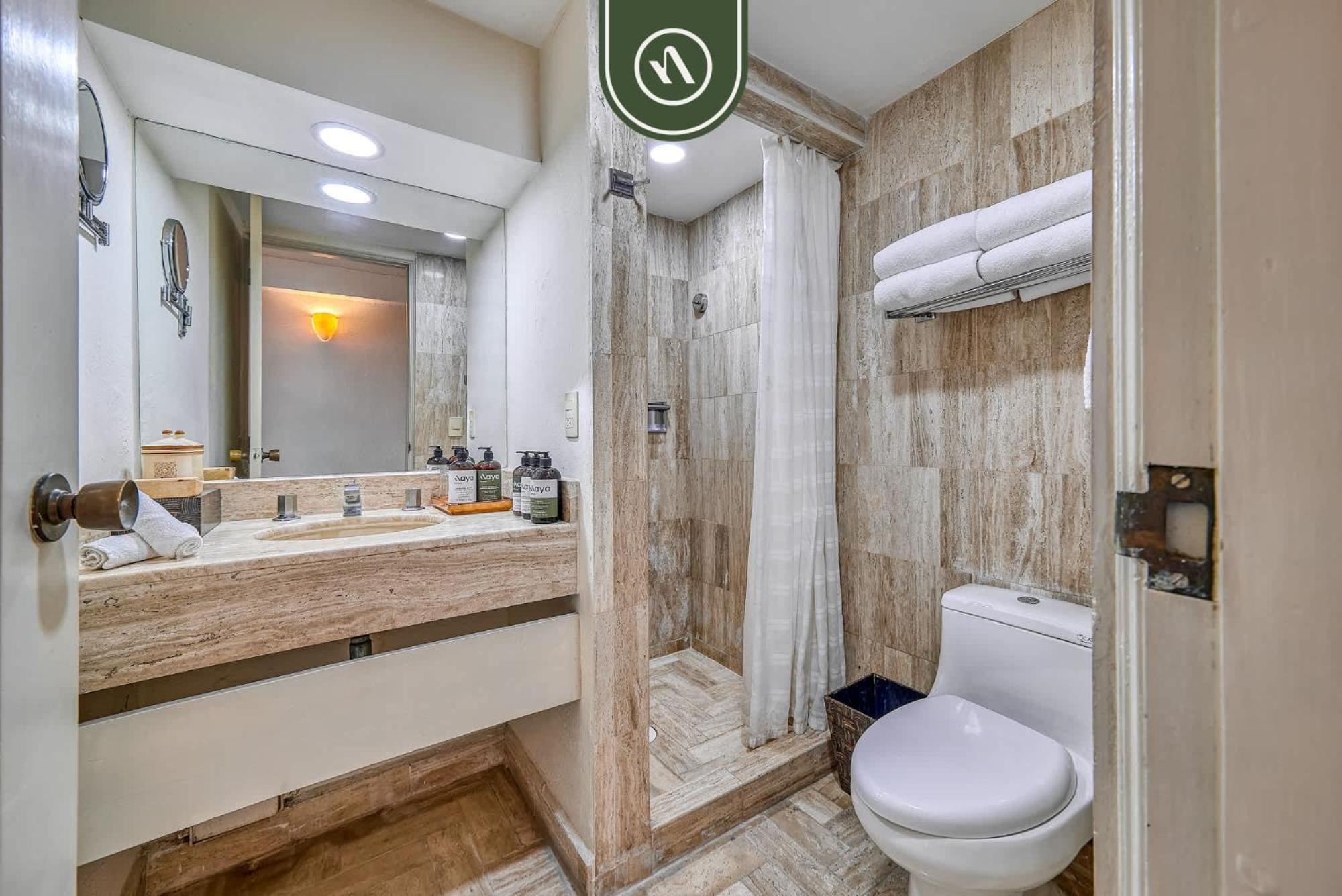 Beachfront 2 Bedroom Condo - Beach - Pools - Tennis Puerto Vallarta Exterior photo