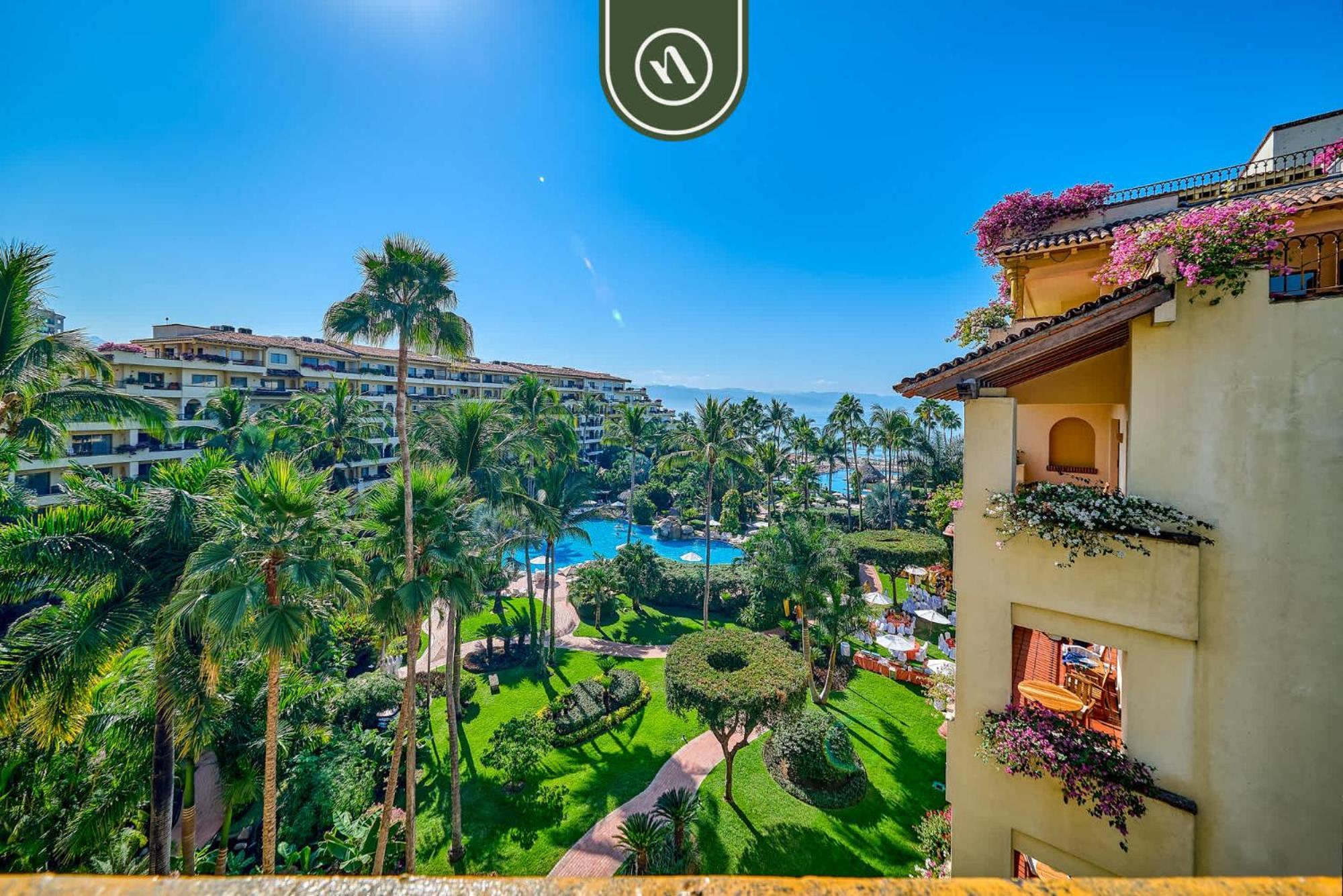 Beachfront 2 Bedroom Condo - Beach - Pools - Tennis Puerto Vallarta Exterior photo
