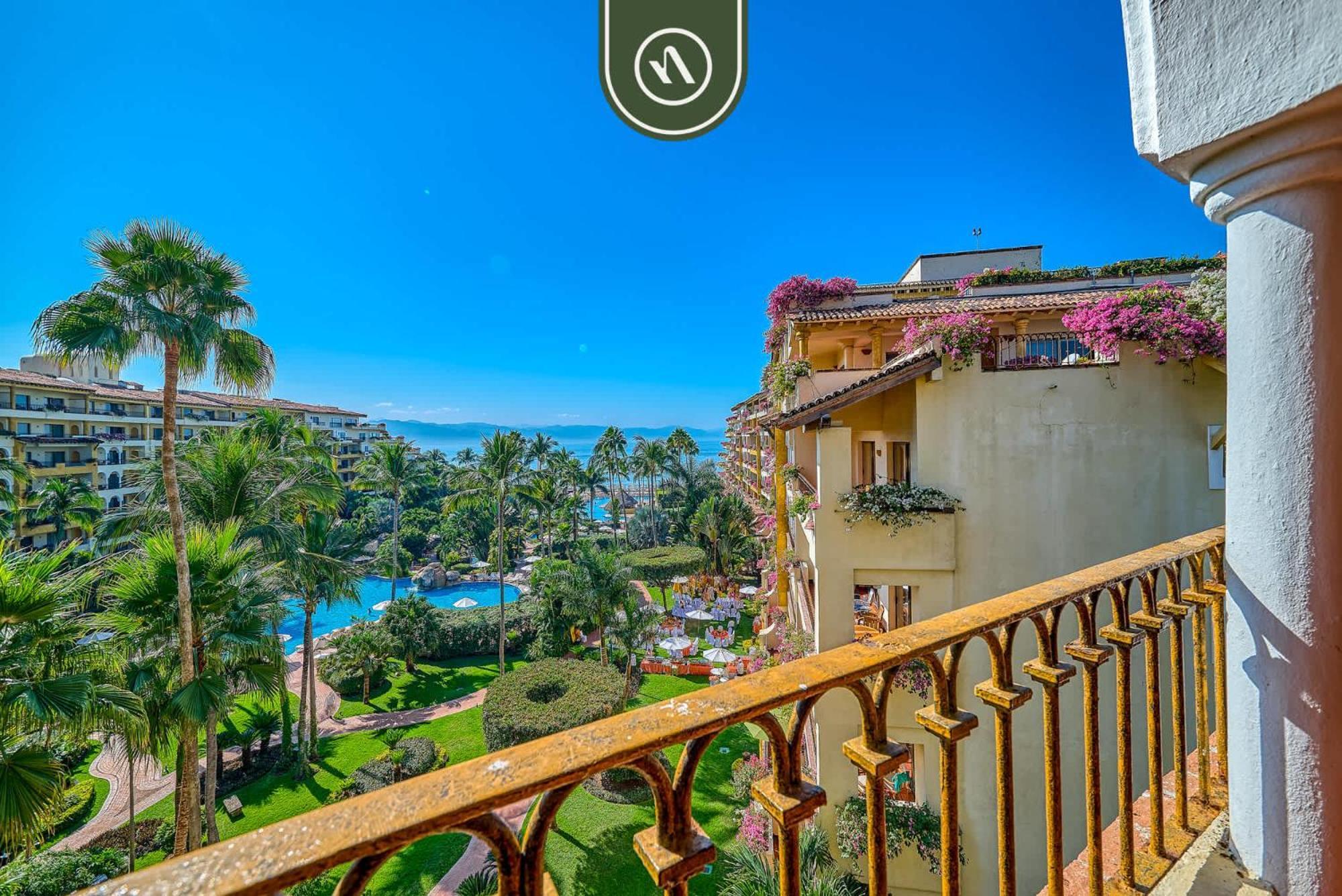 Beachfront 2 Bedroom Condo - Beach - Pools - Tennis Puerto Vallarta Exterior photo