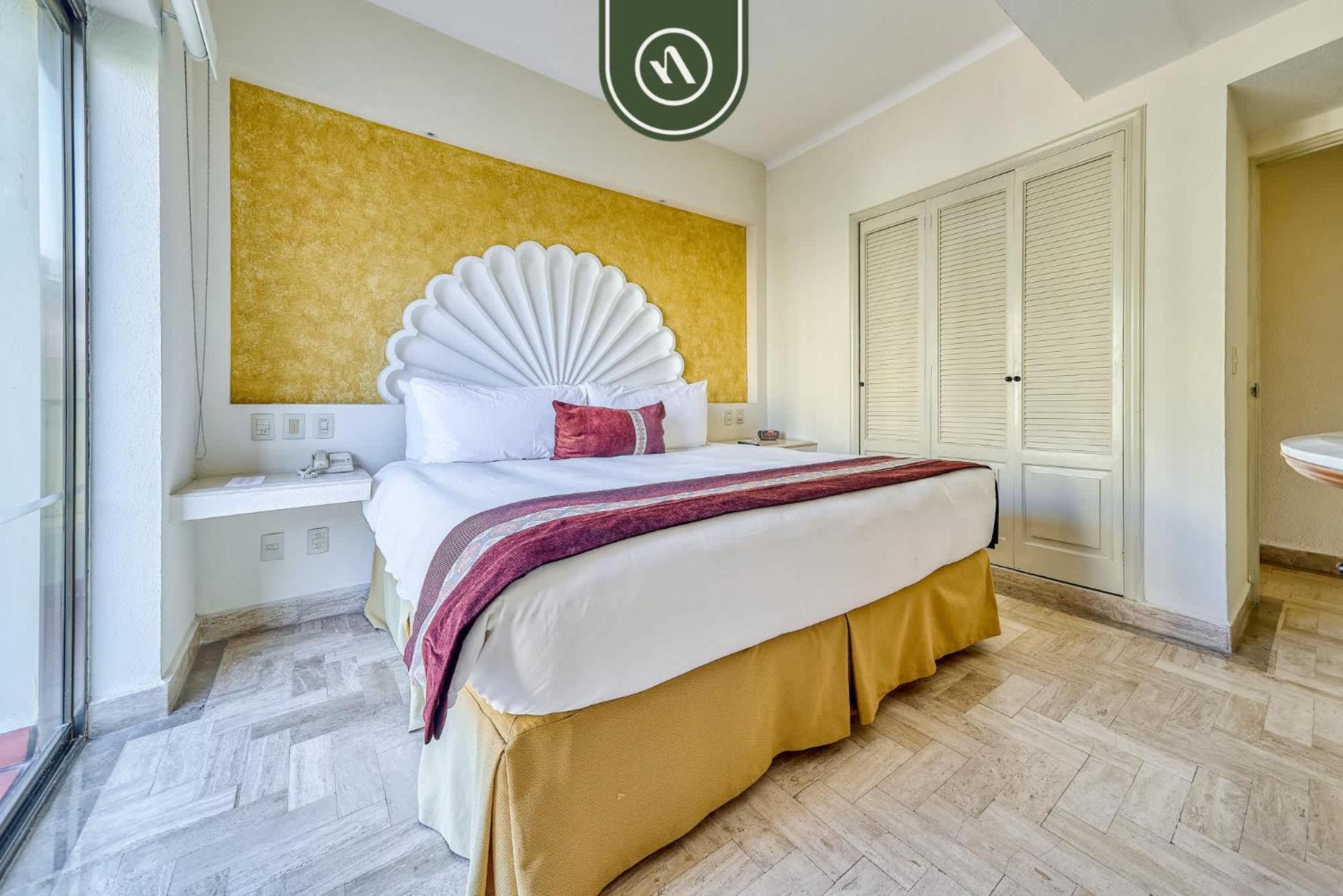 Beachfront 2 Bedroom Condo - Beach - Pools - Tennis Puerto Vallarta Exterior photo